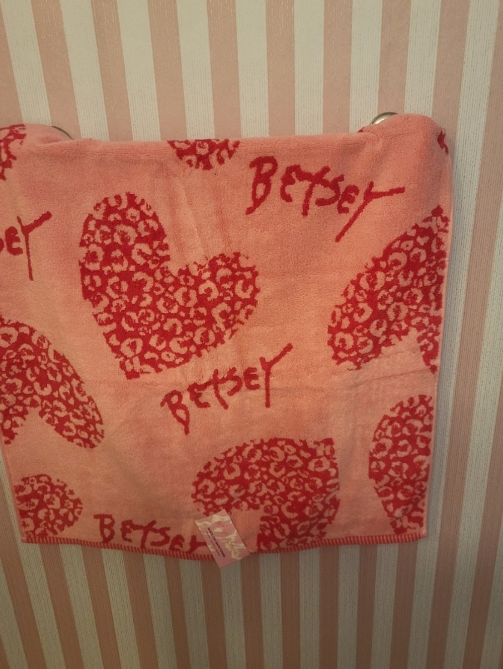 Betsey Johnson Pink and Red Heart Pattern Bath Towel